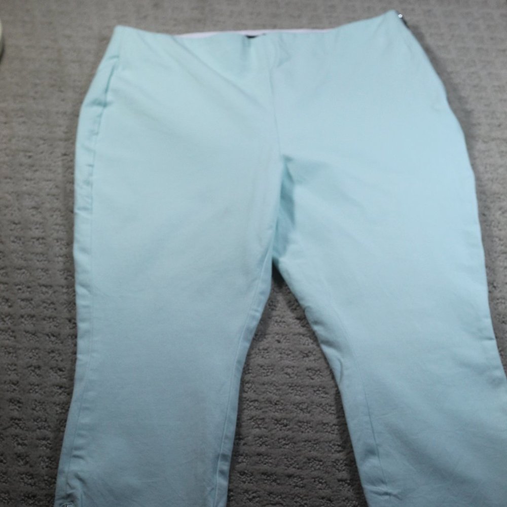 White House Black Market Size 8 Mint Green "The Skinny Crop" Mid Rise Pants